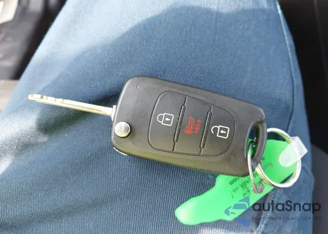 2013 Kia Soul z USA, uszkodzony, nr VIN KNDJT2A56D7555078